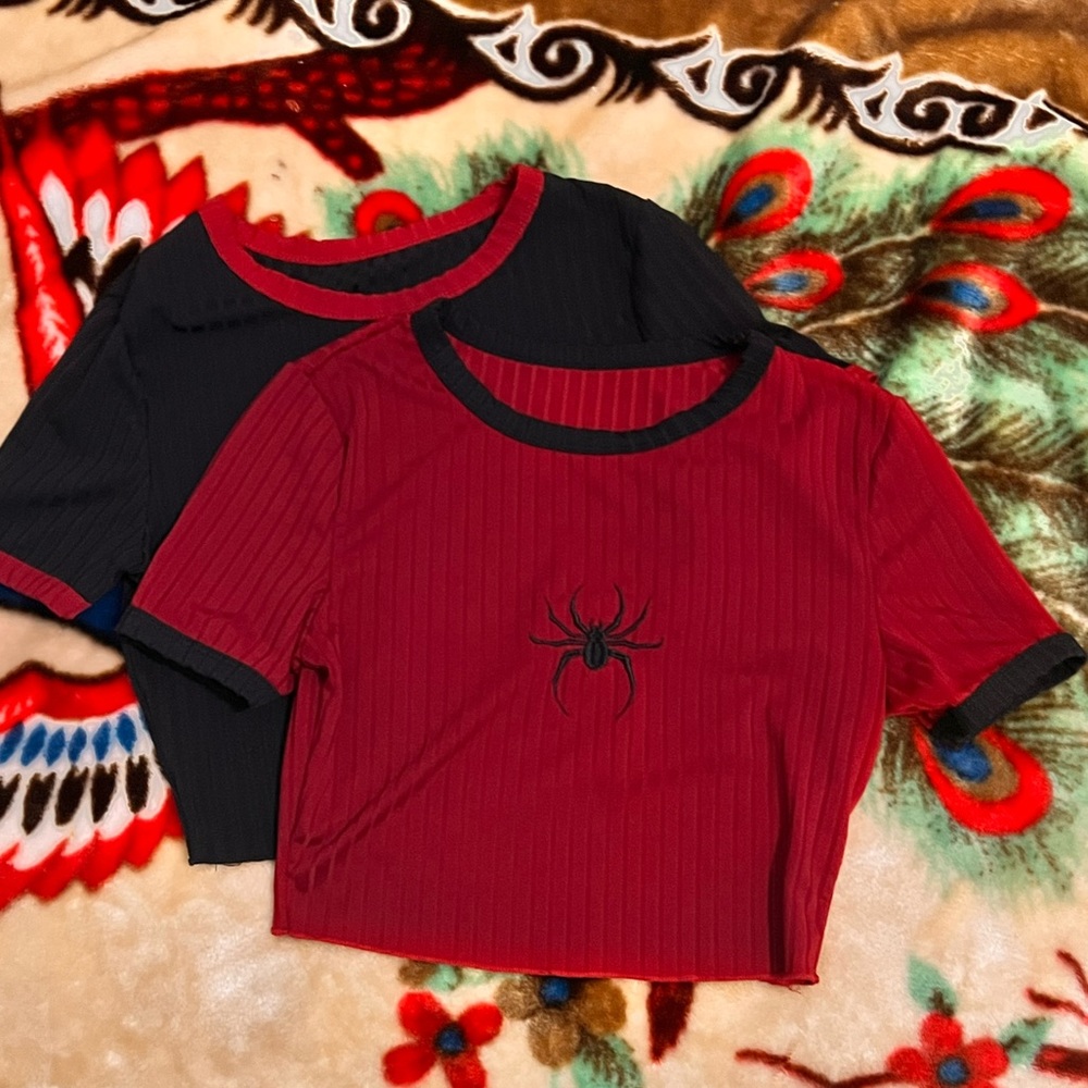 2 pcs set Spider print crop tops